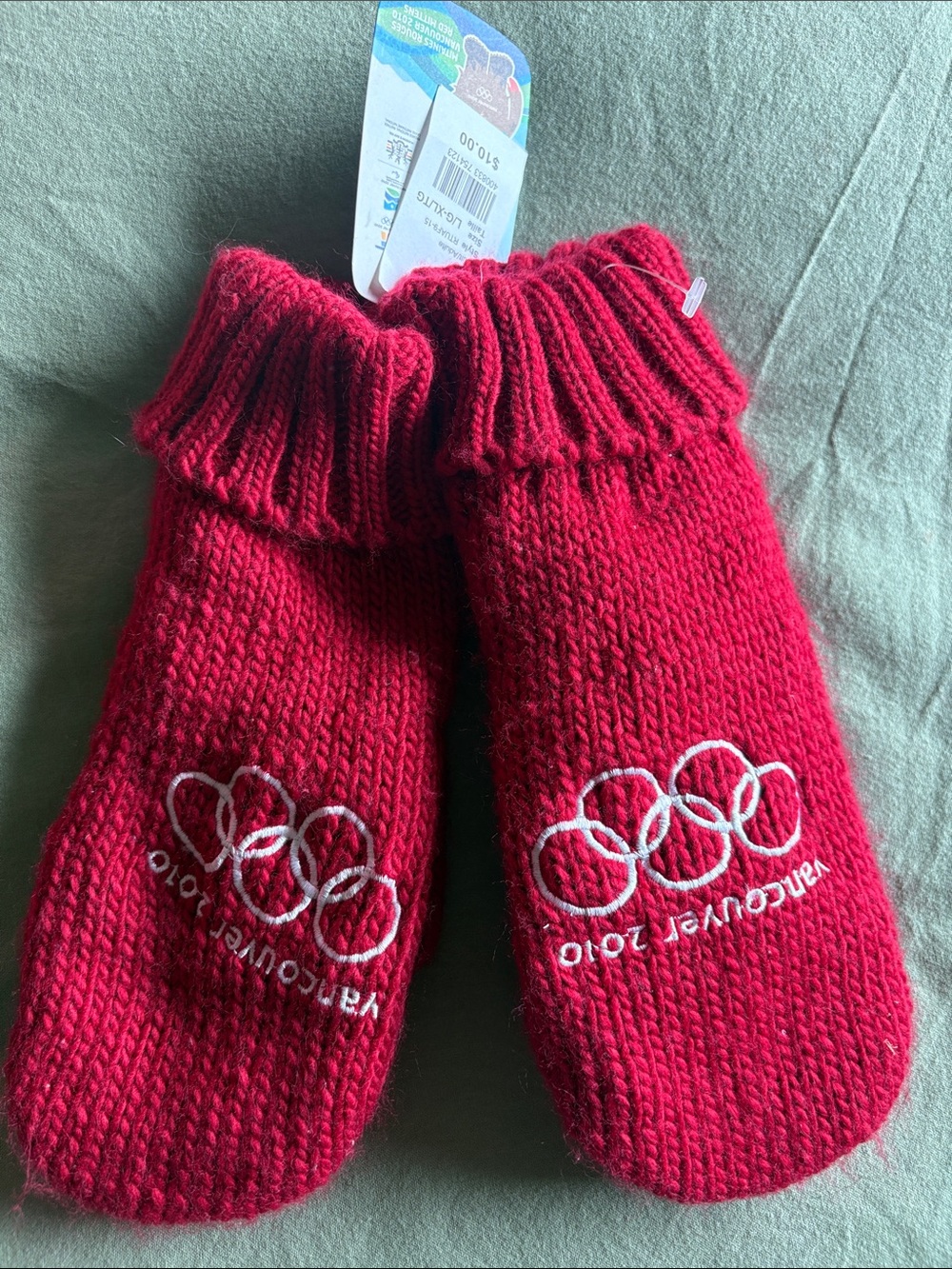 Red Knit Mittens with 2010 Vancouver Olympic Rings Embroidery